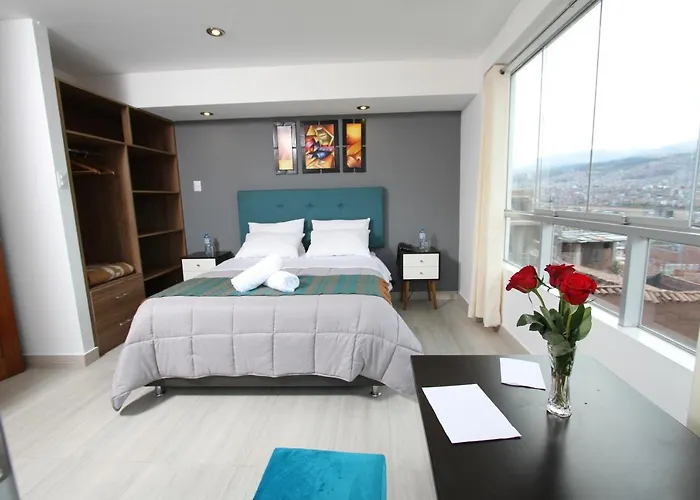 Latinos House 3*