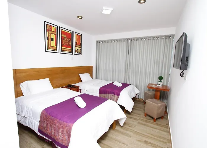 Aparthotel Latinos House