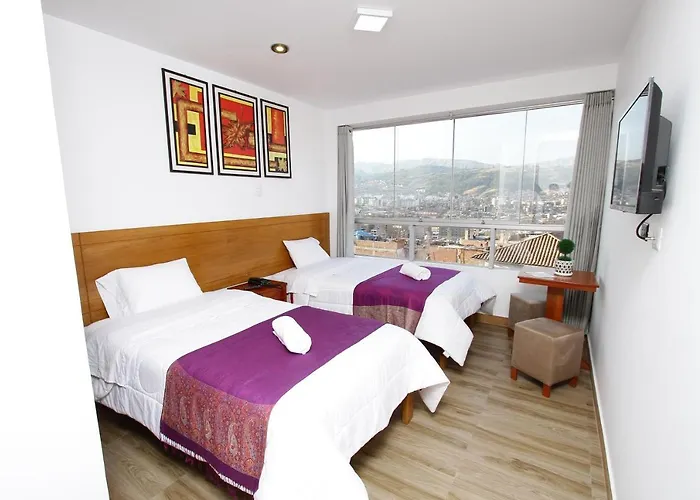Latinos House Aparthotel 3*